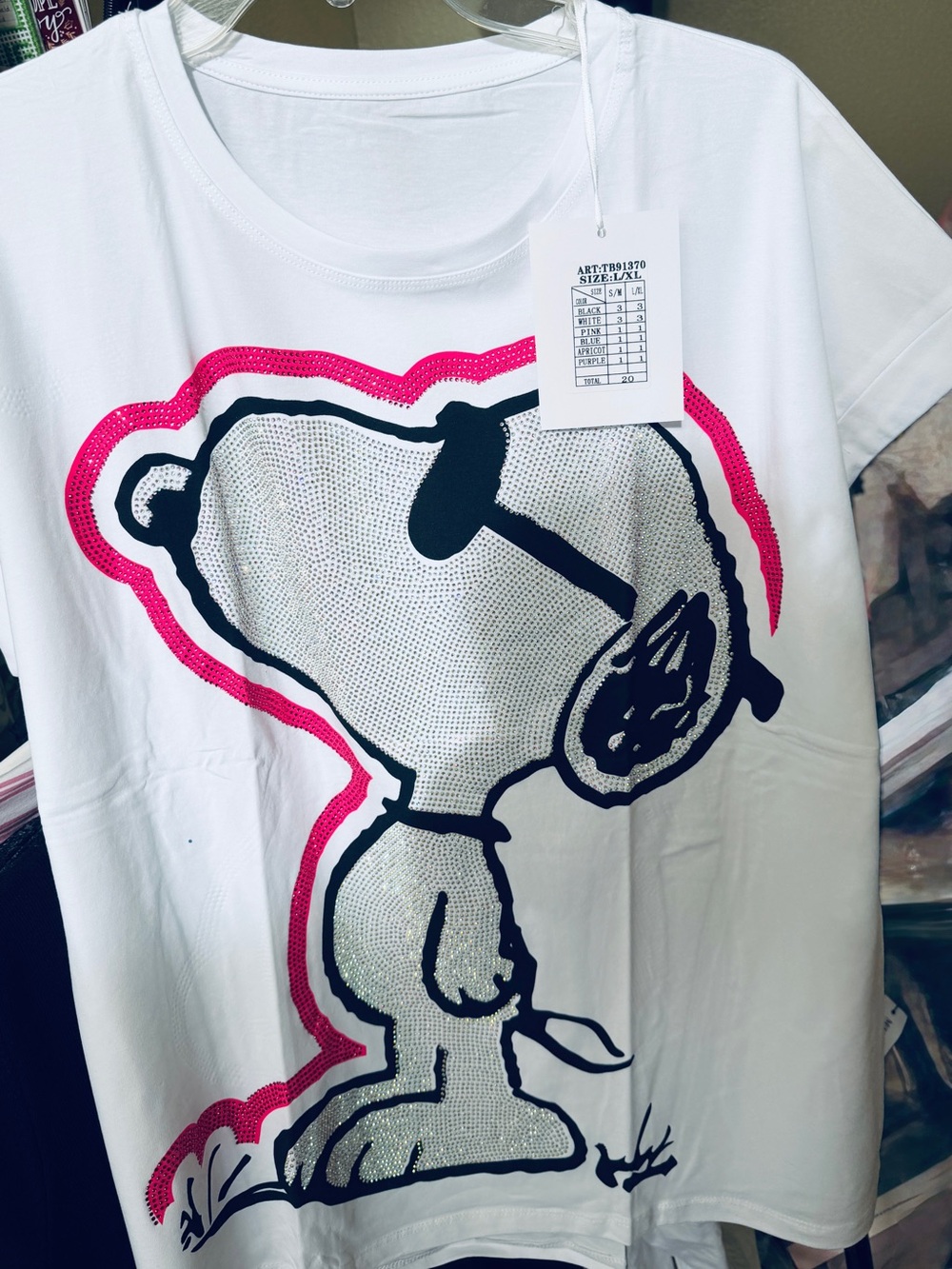 Source Unknown White Short-Sleeve Tee with Pink-Outlined Sequin Snoopy Graphic